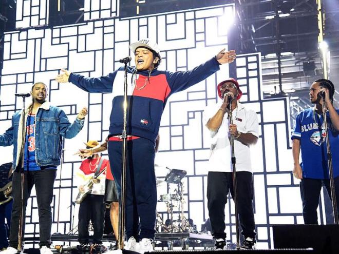 Bruno Mars / MTV EMA 2016 (photo by Getty Images)