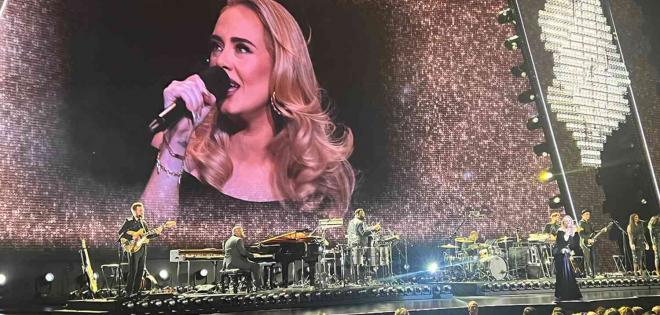 Αναβάλλει shows στο Las Vegas η Adele - Η περιπέτεια υγείας της