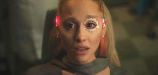 Ariana Grande: Υπόσχεται ακόμα περισσότερο "eternal sunshine"