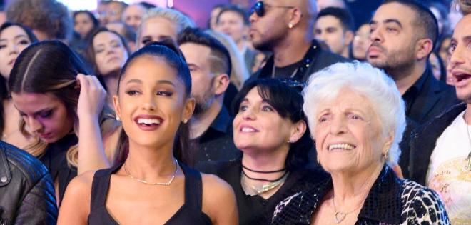 Ariana Grande: Η 98χρονη γιαγιά της σημείωσε ρεκόρ στο Billboard