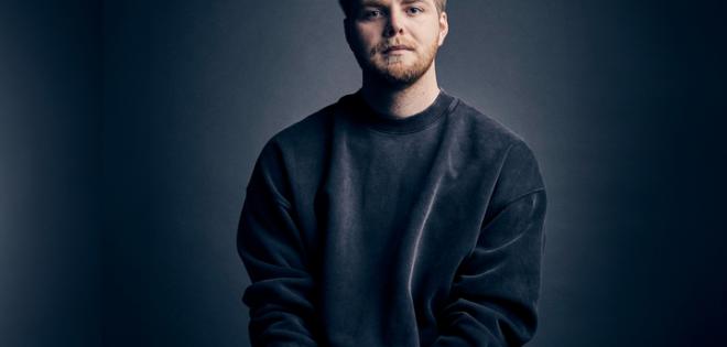 Το «Ordinary» του Alex Warren παραμένει στο Νο. 1 του Hot 100 