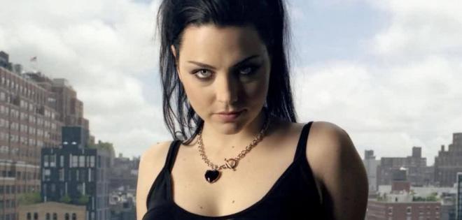 Η Amy Lee διασκευάζει U2