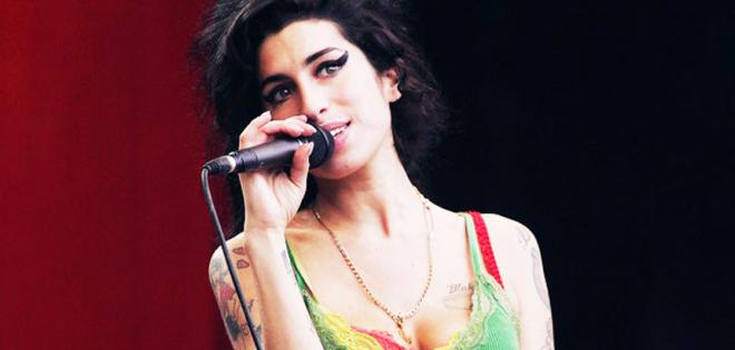 H Amy Winehouse σε περιοδεία με τη βοήθεια της τεχνολογίας 