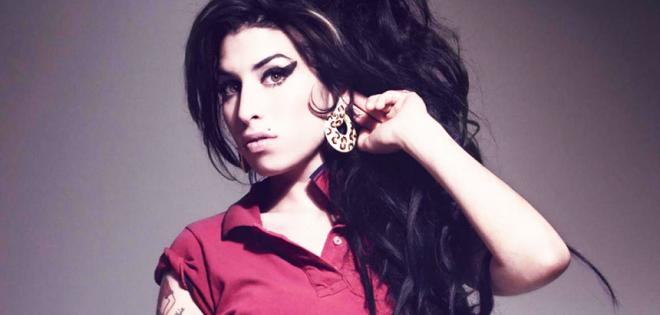 H Amy Winehouse τιμήθηκε από το Music Walk of Fame