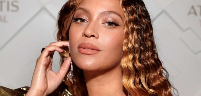 Beyoncé: "Πετάει" το επίθετο του Jay-Z από το όνομά της;