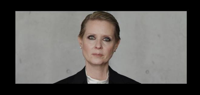 "Να είσαι κυρία, είπαν!" - Cynthia Nixon