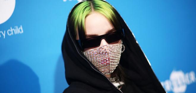 H Billie Eilish προτρέπει τους Αμερικανούς να ψηφίσουν