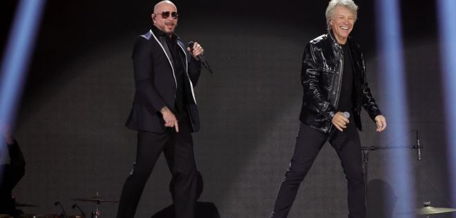 Pitbull - Bon Jovi: Ερμήνευσαν το "Now Or Never" στα 2024 Latin Grammys