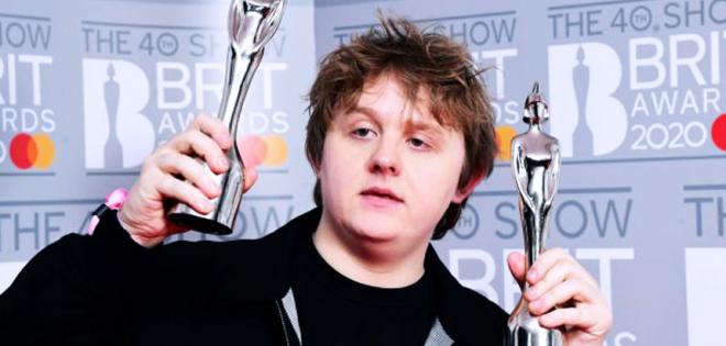 Αναβάλλεται και η ετήσια απονομή των Brit Awards λόγω πανδημίας