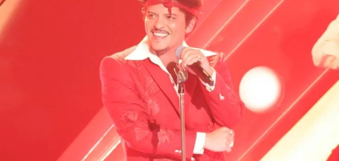 Το «I Just Might» του Bruno Mars κατακτά το Rhythmic Airplay Chart