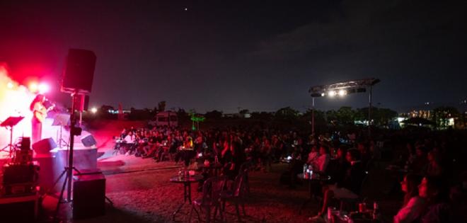 Επιστρέφει το City Drive-in / LUNAR SPACE