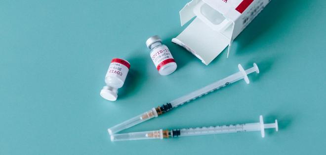 Μόσιαλος: Η απόκριση έναντι της Covid-19 μετά από μία δόση του εμβολίου της Pfizer