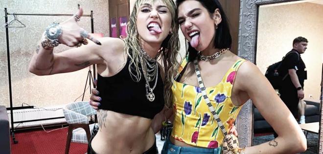  Dua Lipa και Miley Cyrus μαζί στο στούντιο για πρώτη φορά