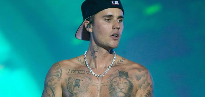 Justin Bieber: Το νέο κέρινο ομοίωμά του φοράει... μάρσιπο