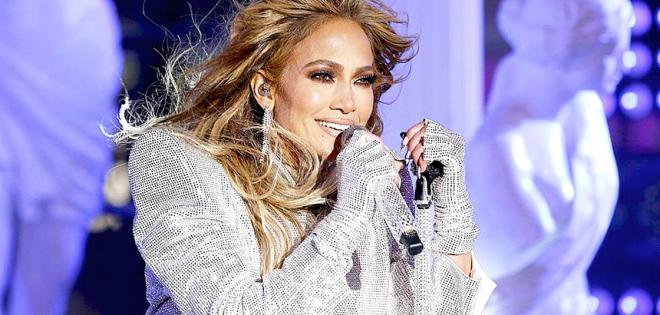 Εντυπωσίασε η Jennifer Lopez στο πρωτοχρονιάτικο show 
