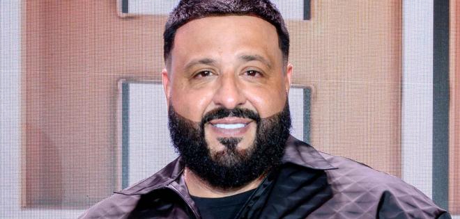 DJ Khaled: Έβαλε να τον κουβαλήσουν για να μη λερώσει τα sneakers του