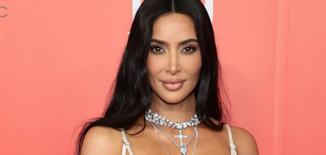 Είχε η Kim Kardashian το πιο περίεργο... περιτύλιγμα δώρων φέτος τα Χριστούγεννα;