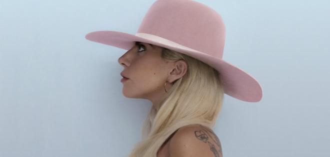 Η Lady Gaga με το 'Joanne' έχει το Νο.1 album στην Αμερική