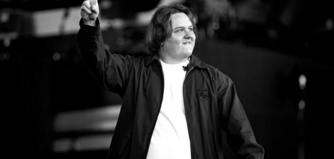 Ο Lewis Capaldi μίλησε για όλα στο Jimmy Fallon και το 'Tonight Show'