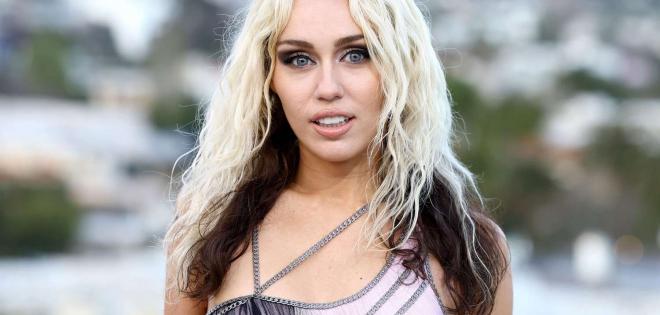 Ακυκλοφόρητο τραγούδι της Miley Cyrus ακούστηκε σε fashion show