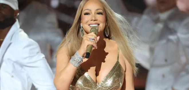 Η Mariah Carey επιστρέφει με το «Here for It All» - Ακούστε το άλμπουμ