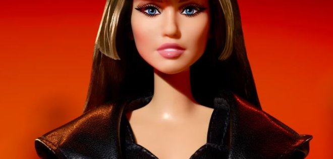 Η Miley Cyrus τιμήθηκε με τη δική της κούκλα Barbie