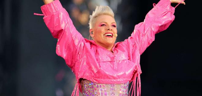 P!nk: Απαντά στα trolls που σχολιάζουν την ηλικία της