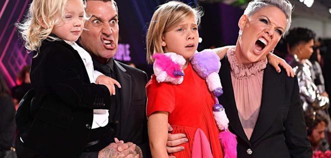 P!nk: Σχεδόν χώρισαν με τον Carey Hart πριν φτάσουν στην 18η επέτειό τους