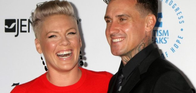 Η Pink διαψεύδει τις φήμες διαζυγίου με τον Κάρεϊ Χαρτ: Fake news, λέει