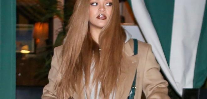 Rihanna: Εμφάνιση με νέο hair look στο West Hollywood