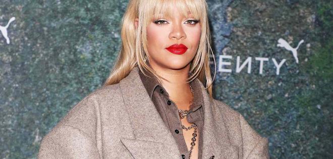 Rihanna: Εμφάνιση στη Νέα Υόρκη με το φυσικό της hair look