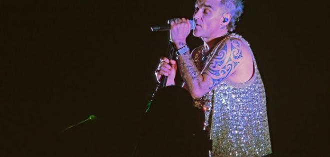 Robbie Williams: Έχει στη φαρέτρα του μπόλικα νέα τραγούδια