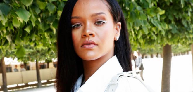 Η Rihanna στο πλευρό των θυμάτων του Dorian