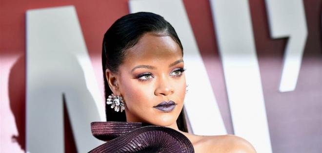 H Rihanna είναι η πλουσιότερη γυναίκα στη μουσική βιομηχανία