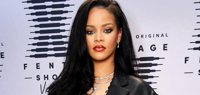 Rihanna – Παραιτήθηκε από τη διεύθυνση της εταιρείας της