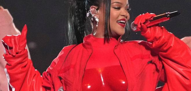 Η Rihanna «επιστρέφει στη σκηνή με μεγάλες καλοκαιρινές συναυλίες σε στάδια»