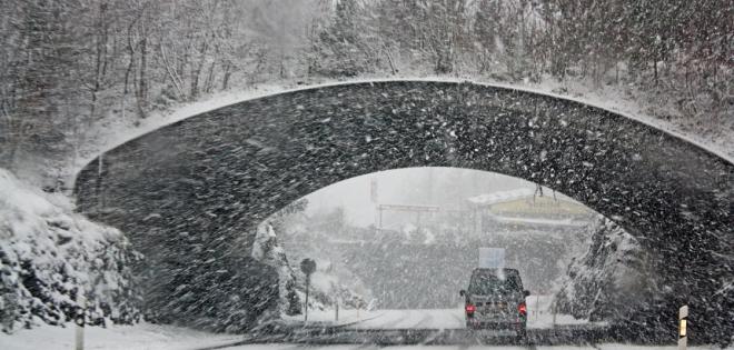 Κακοκαιρία: Οδηγίες από την ΕΛΑΣ σε οδηγούς και πεζούς