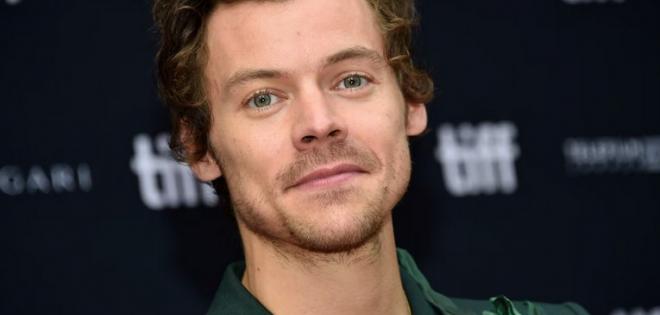 Ο Harry Styles ανακοινώνει το τέταρτο σόλο άλμπουμ του, Kiss All the Time. Disco, Occasionally