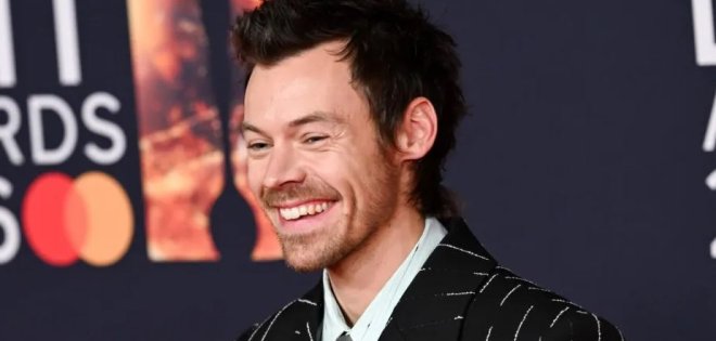 Harry Styles: Δεύτερη εβδομάδα στο Νο1 