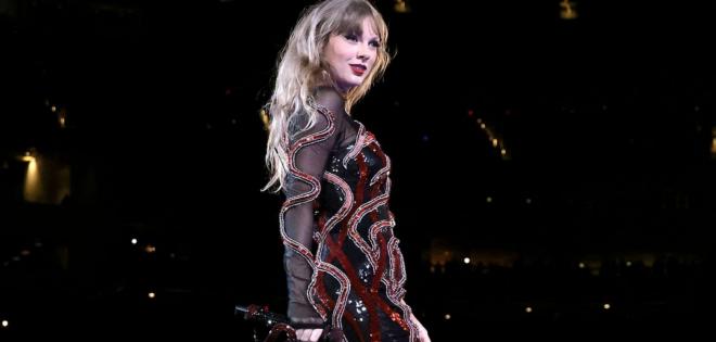 Taylor Swift: Σχεδιάζει έκθεση με προσωπικά της αντικείμενα σε μουσείο του Λονδίνου