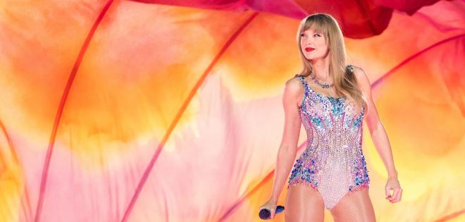 Taylor Swift: Κυριαρχία στα ραδιόφωνα με το «Cruel Summer»