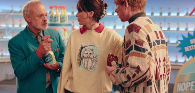 Η Taylor Swift δημοσίευσε το βίντεο «Opalite» με πρωταγωνιστή τον Graham Norton