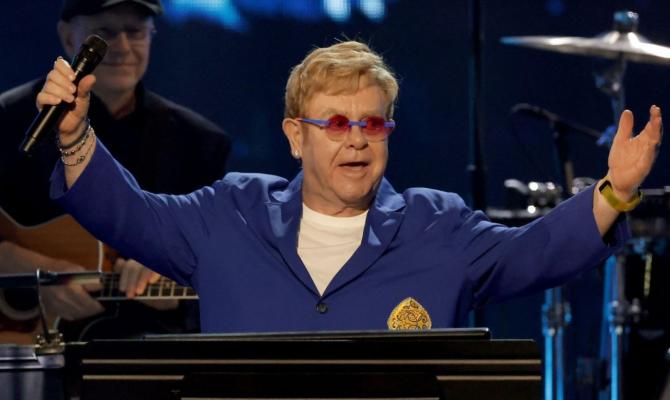 Ο Elton John μίλησε για τα προβλήματα υγείας του