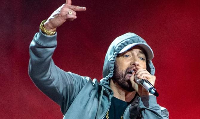 Ο Eminem συνεργάζεται με τo NBA και την Ghostwrite