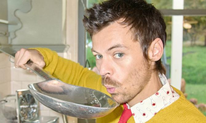 ΑΥΤΟ ΕΙΝΑΙ ΤΟ ΝΕΟ ΤΡΑΓΟΥΔΙ ΤΟΥ HARRY STYLES 