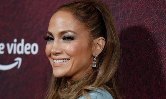 Jennifer Lopez: «Οι γυναίκες γίνονται πιο σέξι όσο μεγαλώνουν»