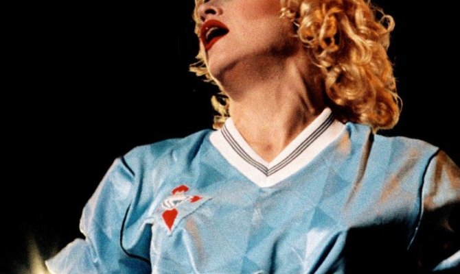 H Celta Vigo ζητά τη βοήθεια της Μαντόνα για να βρει τη φανέλα που φορούσε το 1990
