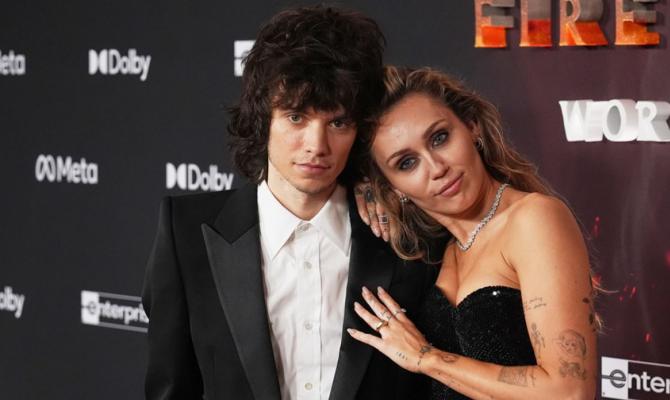 Η Μάιλι Σάιρους μίλησε για την πρόταση γάμου του Μαξ Μοράντο 