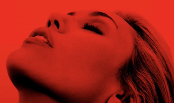 Η Miley Cyrus δίνει μια γεύση από το νέο της άλμπουμ