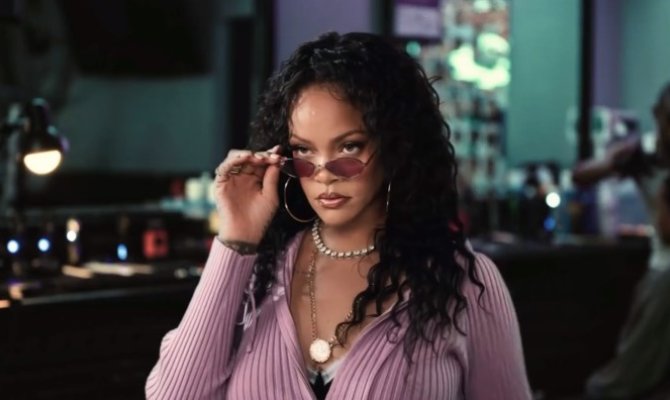 Rihanna: Το νέο της άλμπουμ είναι επηρρεασμένο από τους Queen